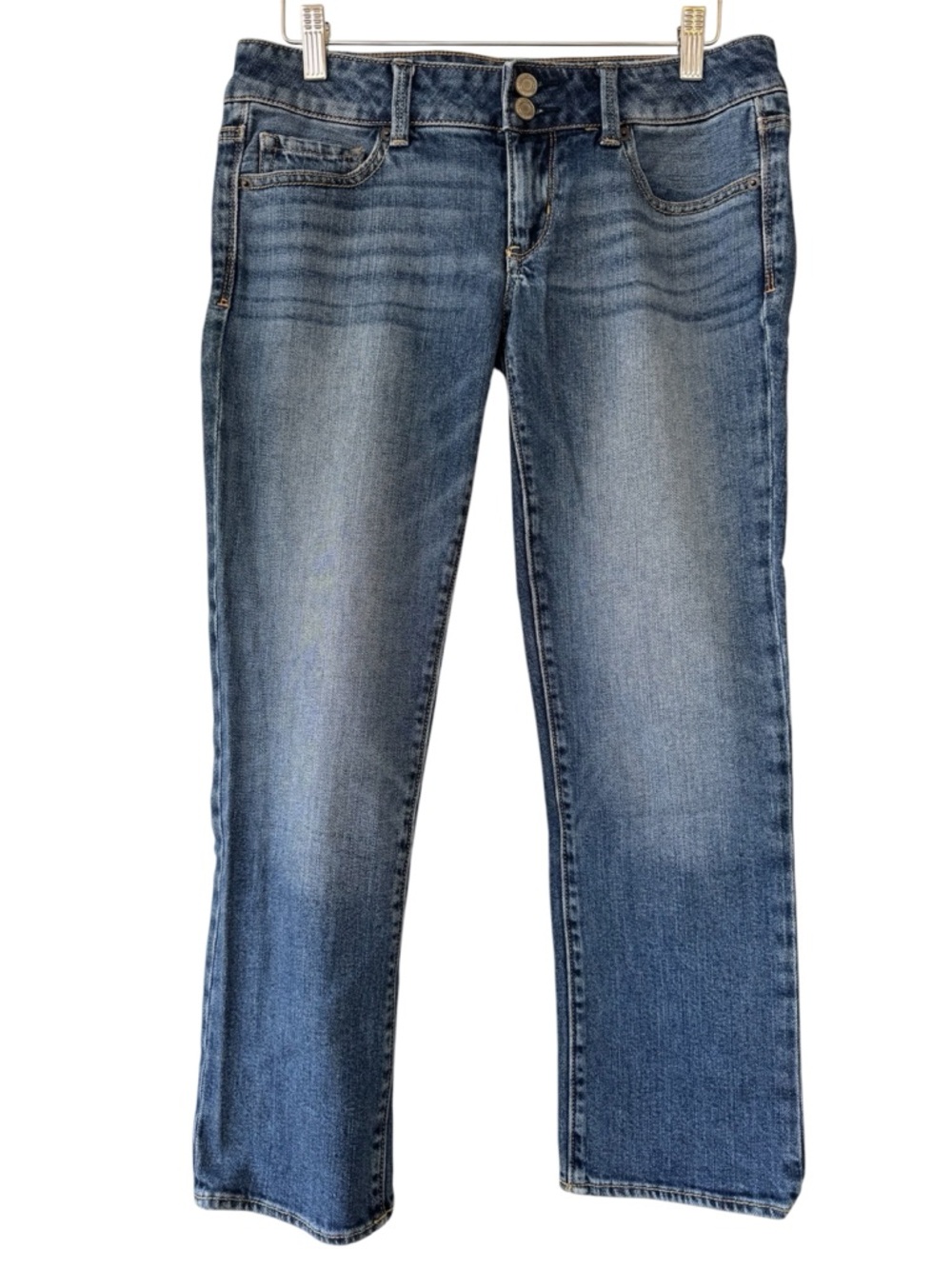 Vintage 2012 America Eagle Blue Jeans.  “Artist” Cropped Fit. Stretch Denim.